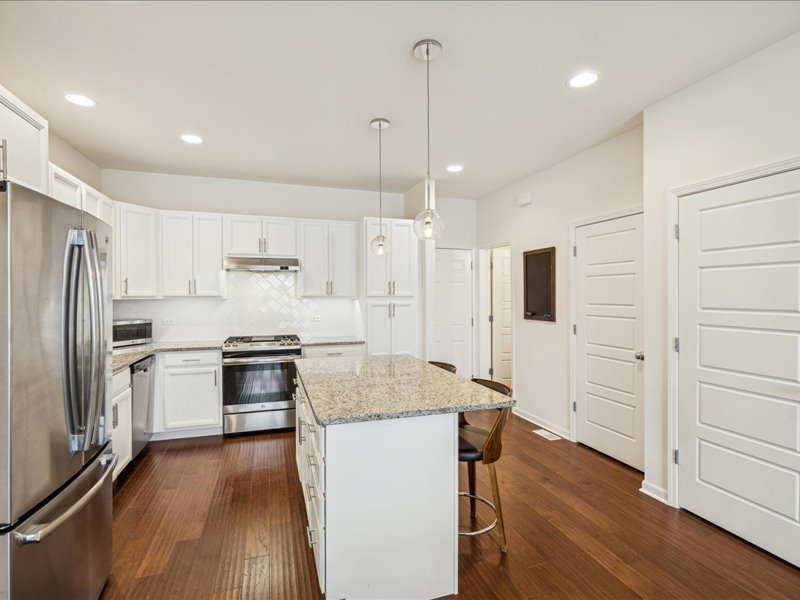 964 Station Boulevard Aurora IL 60504