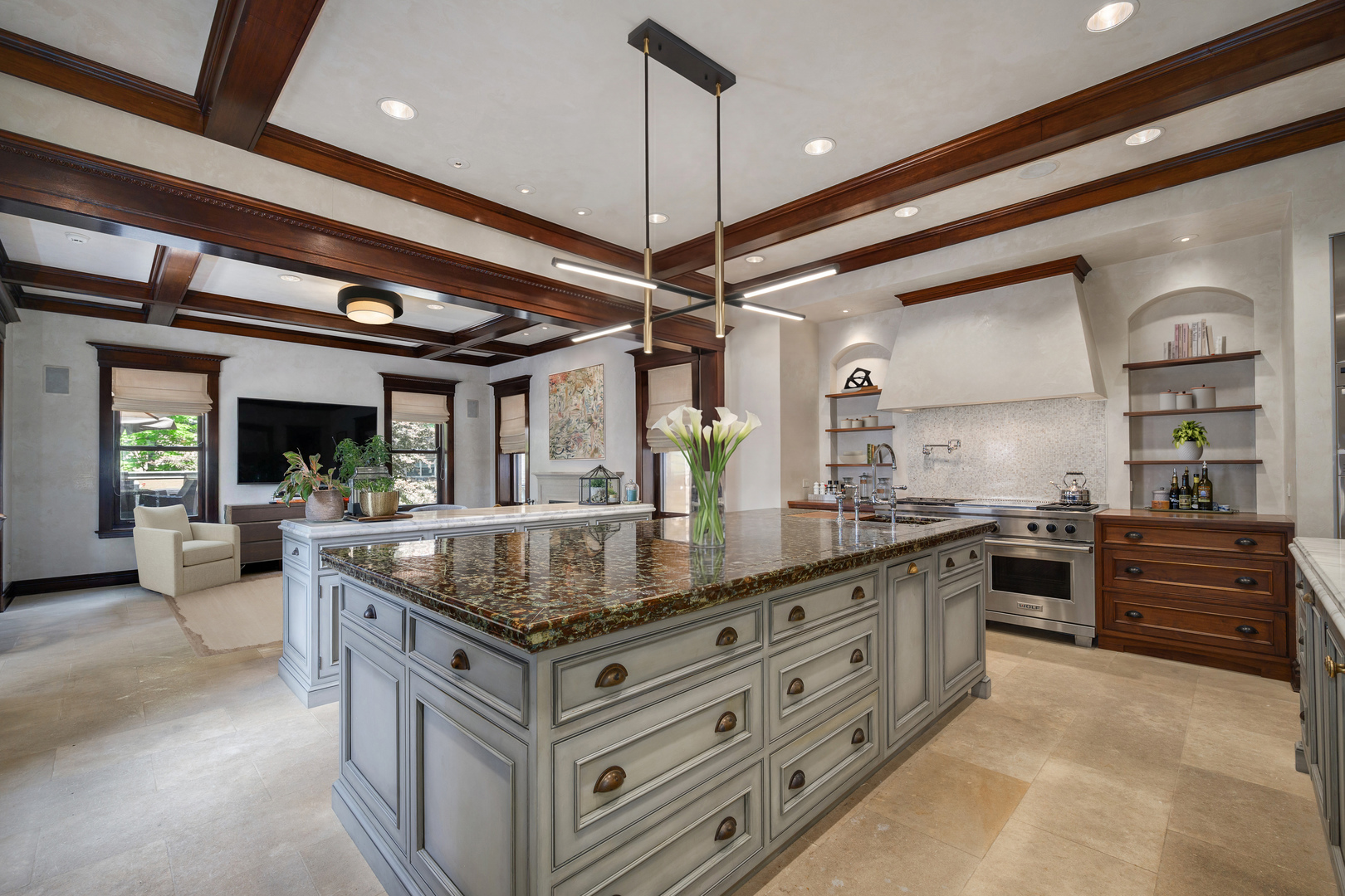 536 West Barry Avenue Chicago IL 60657