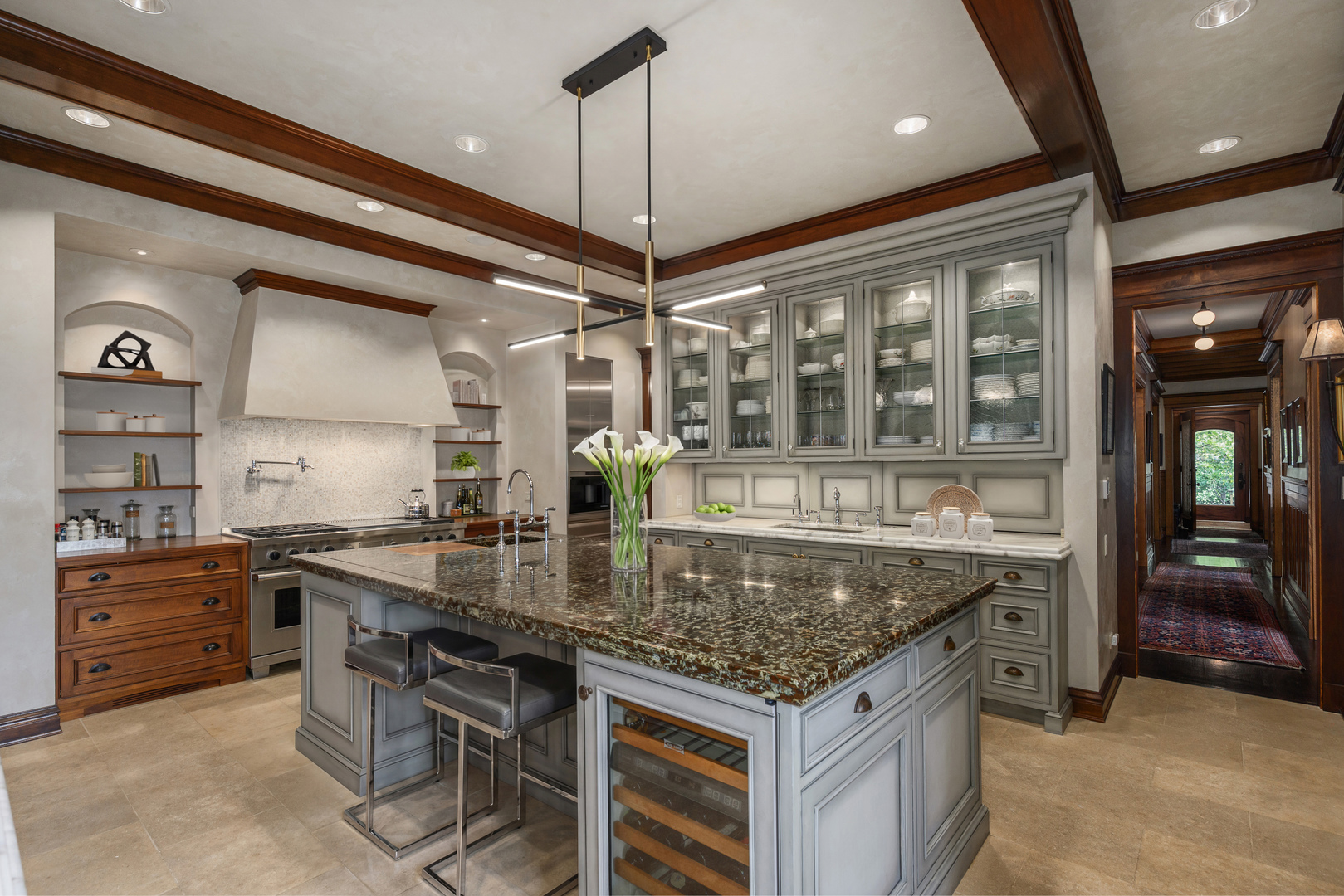 536 West Barry Avenue Chicago IL 60657