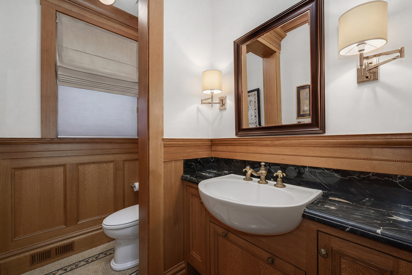 536 West Barry Avenue Chicago IL 60657