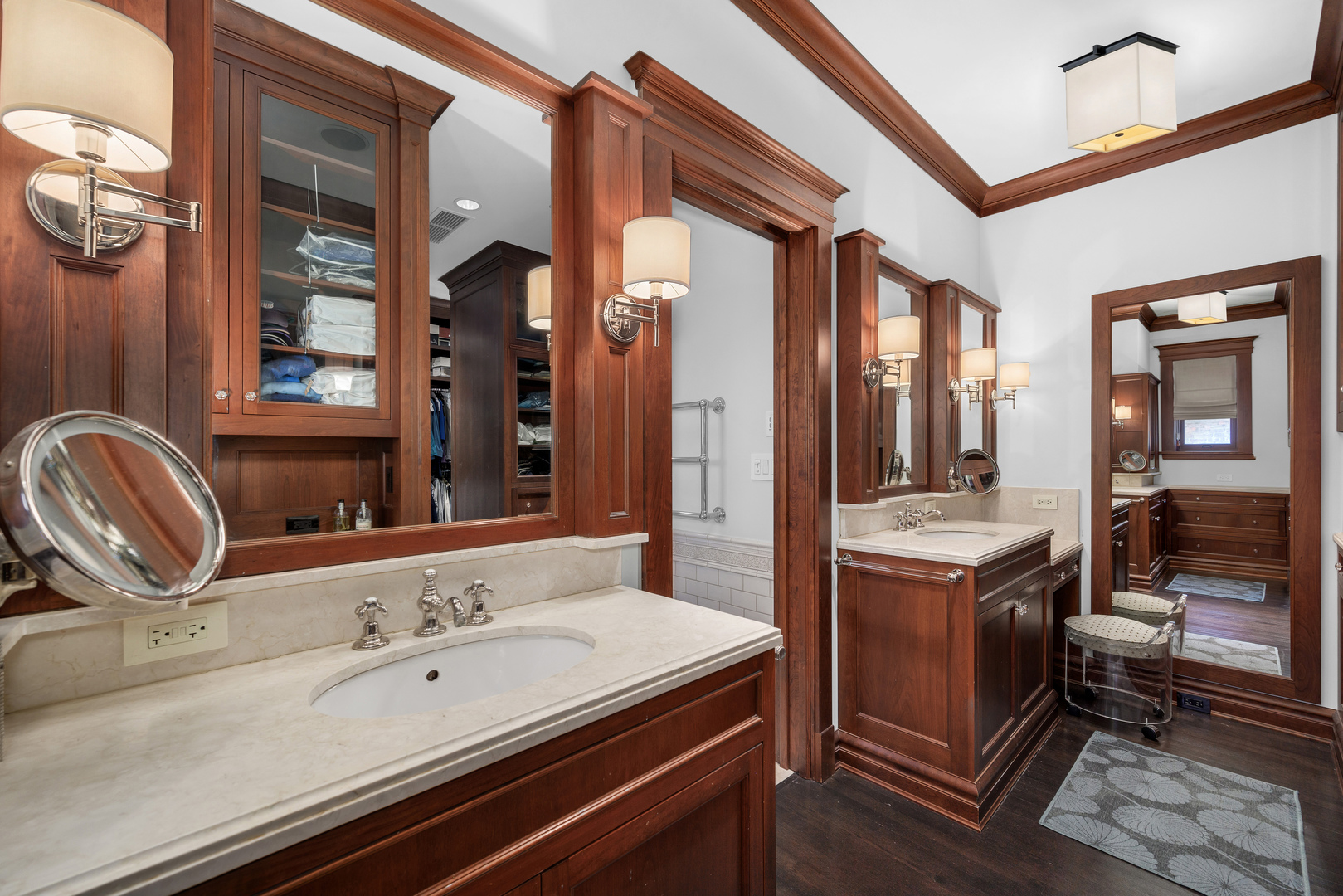 536 West Barry Avenue Chicago IL 60657