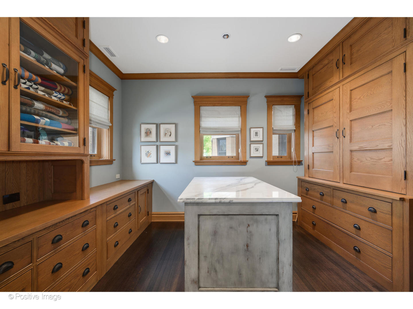 536 West Barry Avenue Chicago IL 60657