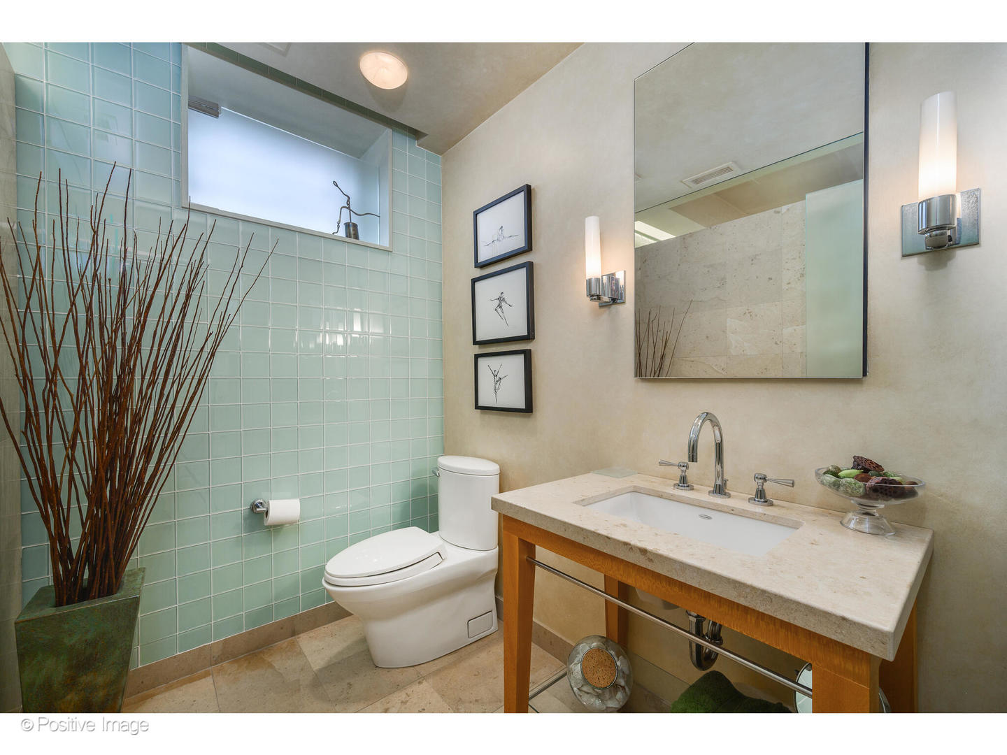 536 West Barry Avenue Chicago IL 60657