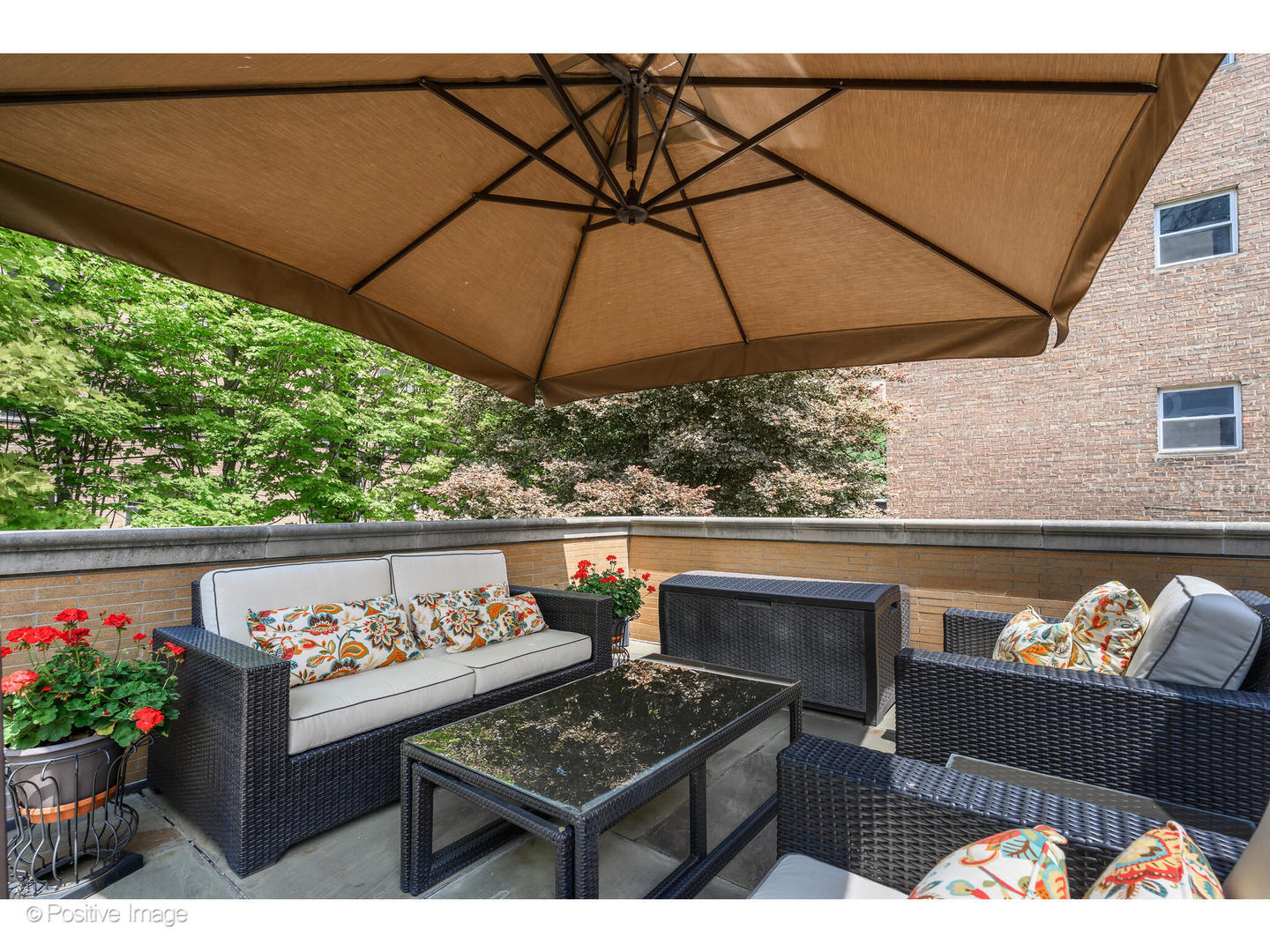 536 West Barry Avenue Chicago IL 60657