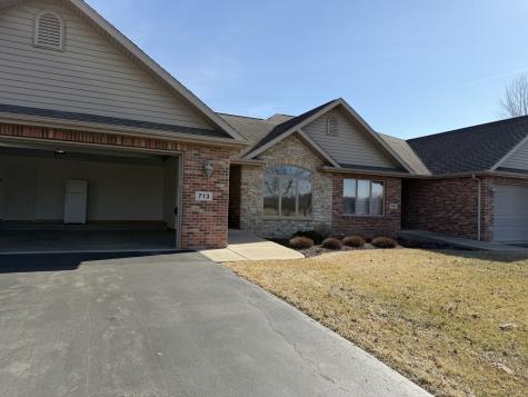 713 Birch Street Byron IL 61010