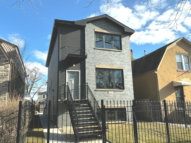 1137 North Karlov Avenue Chicago IL 60651