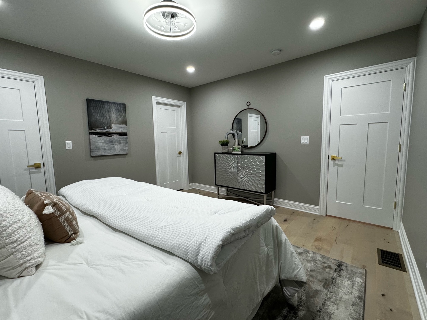 1137 North Karlov Avenue Chicago IL 60651