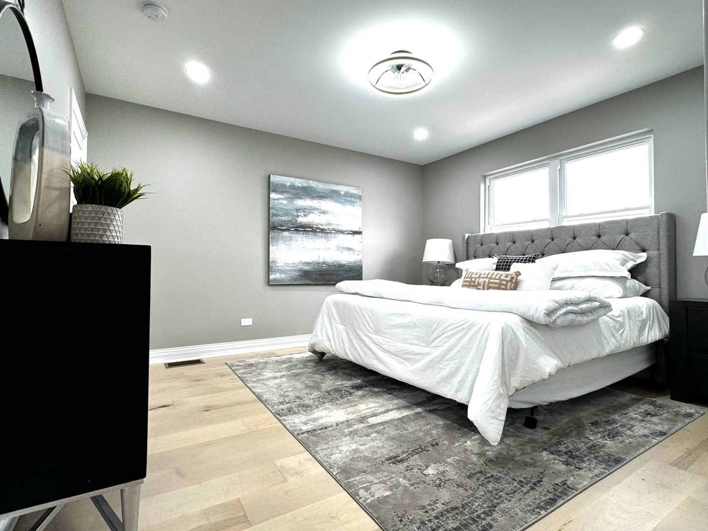 1137 North Karlov Avenue Chicago IL 60651