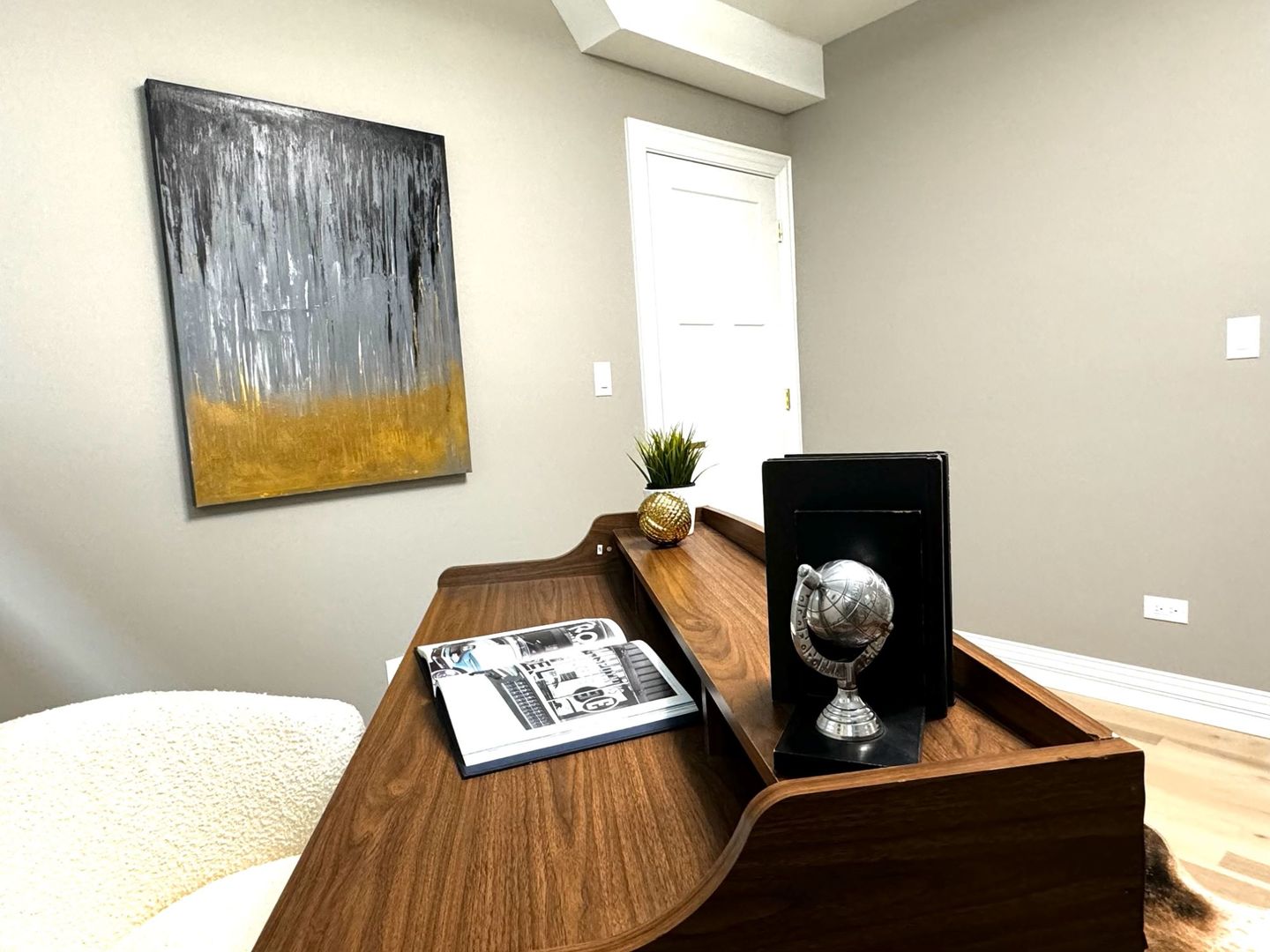 1137 North Karlov Avenue Chicago IL 60651