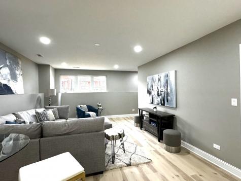 1137 North Karlov Avenue Chicago IL 60651