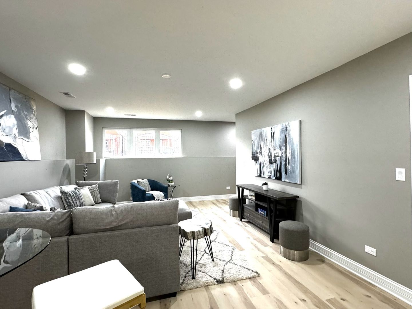 1137 North Karlov Avenue Chicago IL 60651