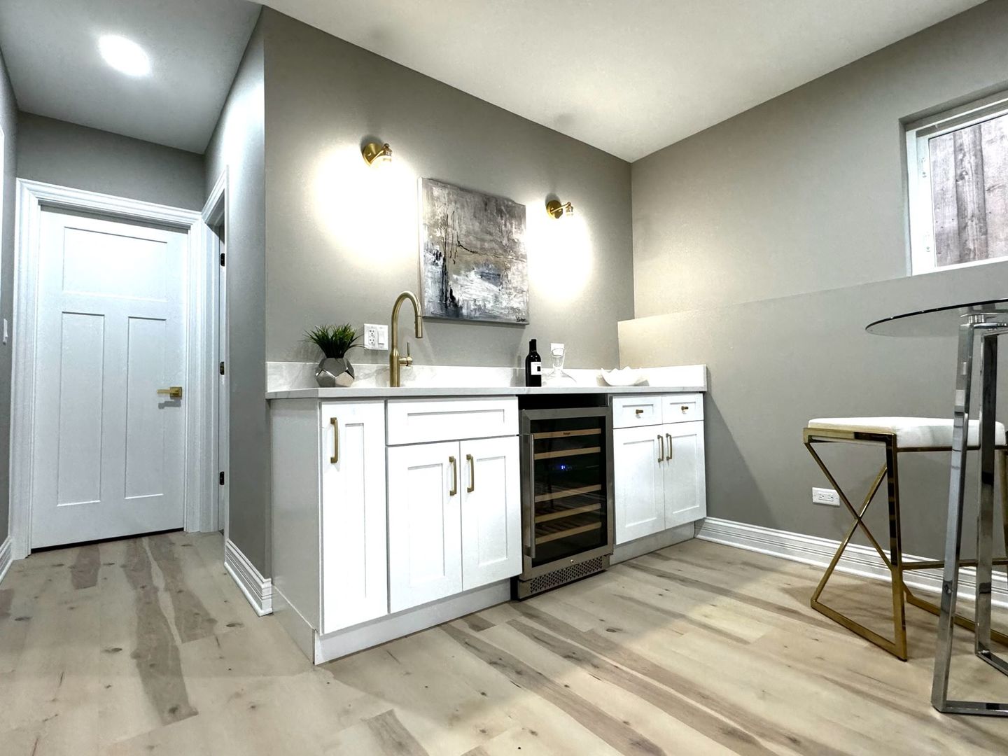 1137 North Karlov Avenue Chicago IL 60651