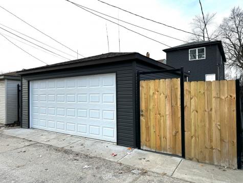 1137 North Karlov Avenue Chicago IL 60651