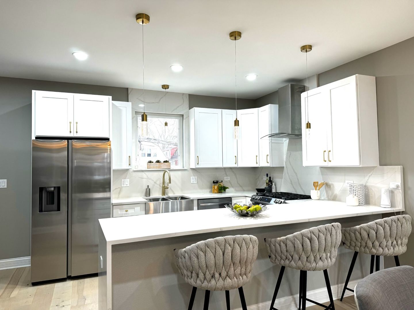 1137 North Karlov Avenue Chicago IL 60651