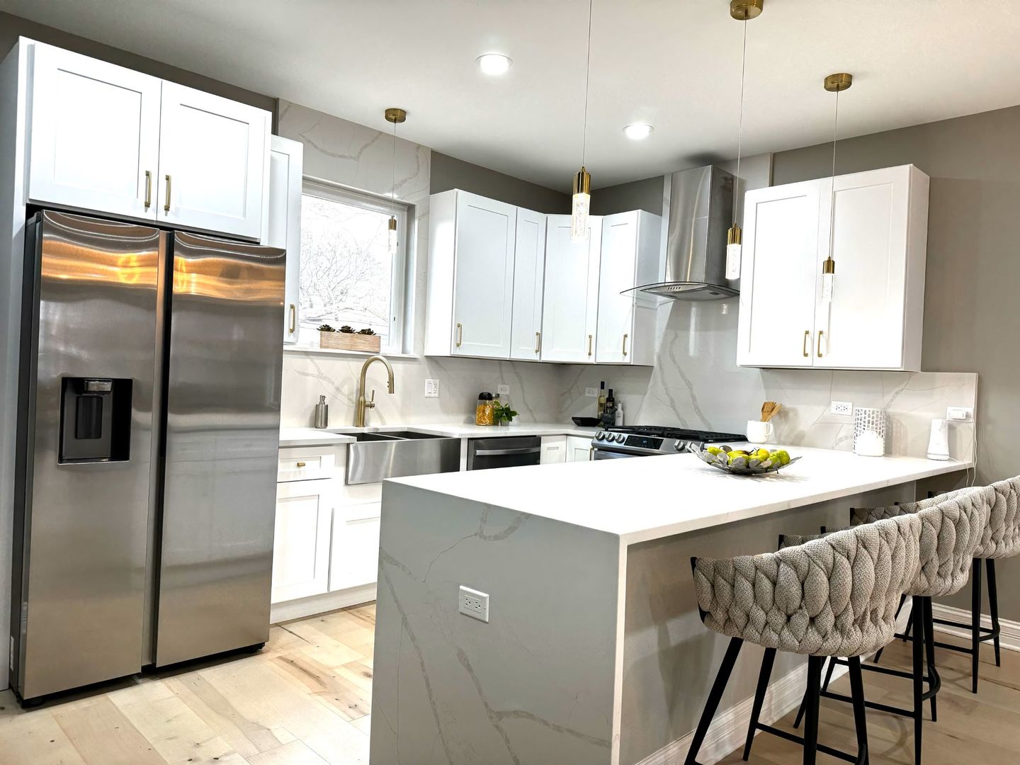 1137 North Karlov Avenue Chicago IL 60651