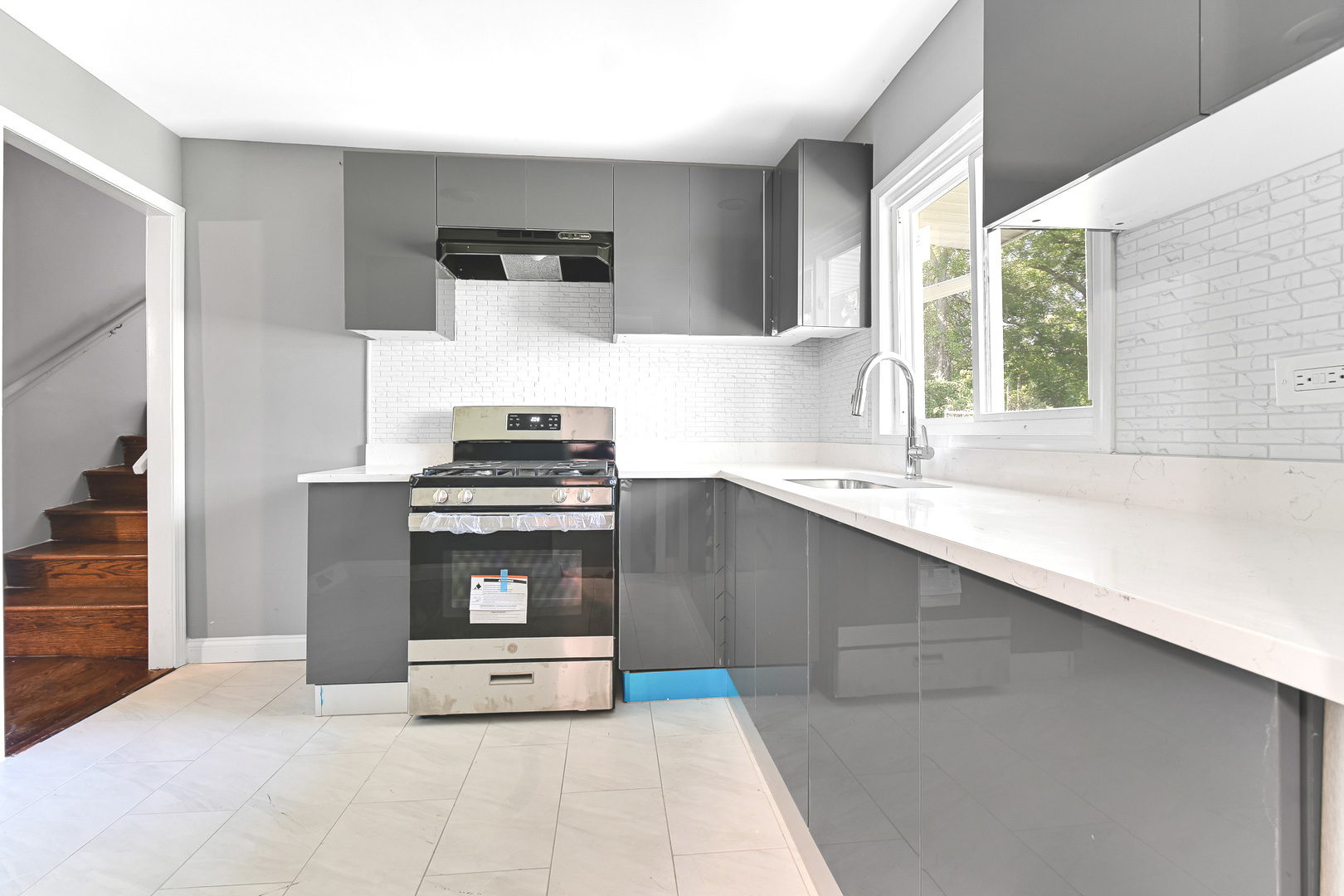 13240 South Saint Lawrence Avenue Chicago IL 60827