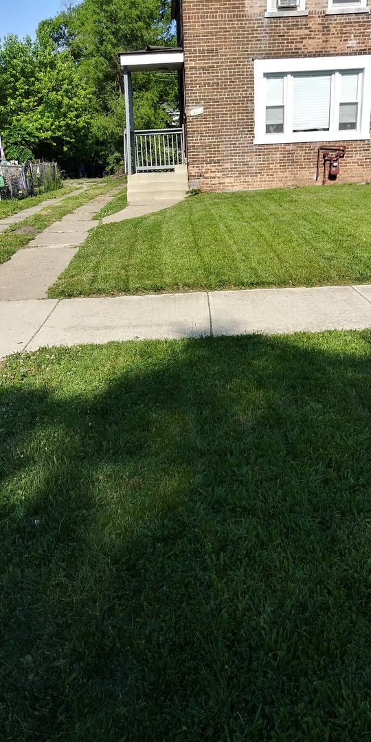 9918 South Hoxie Avenue Chicago IL 60617