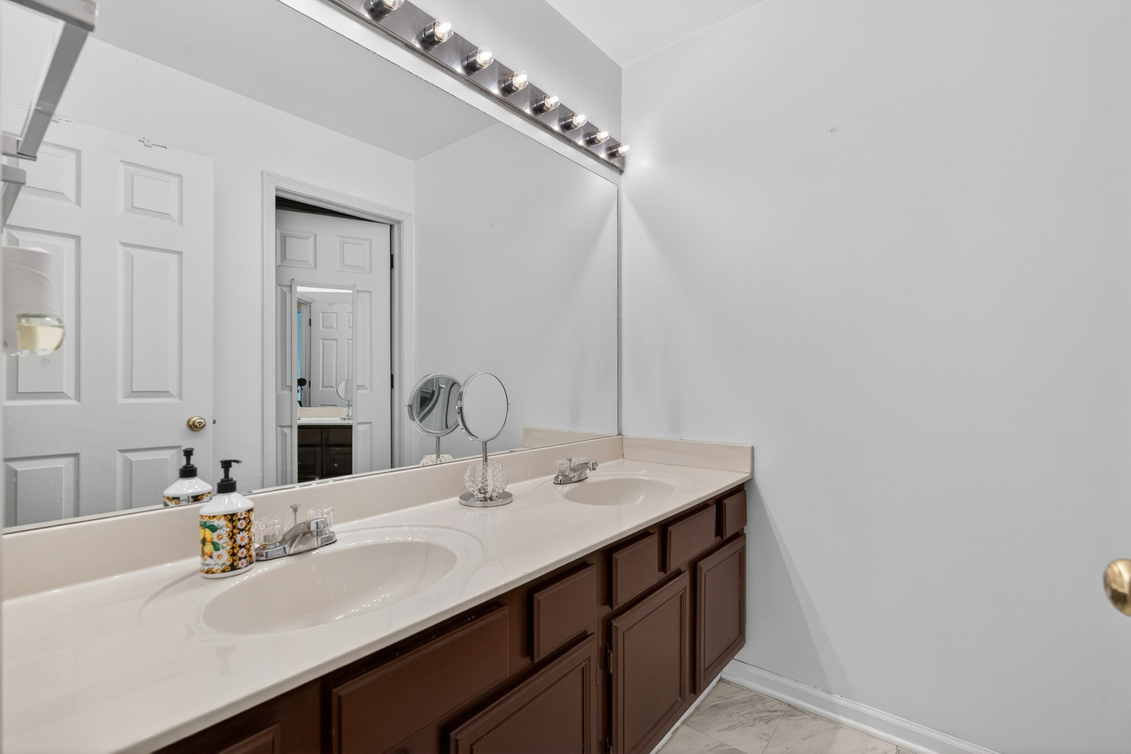 320 Starwood Pass Lake In The Hills IL 60156