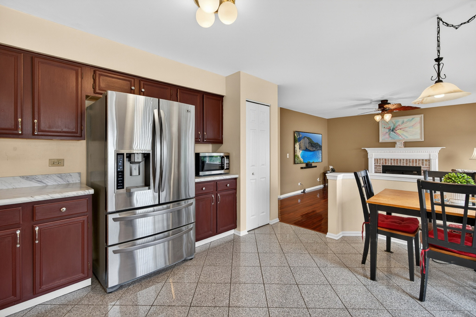 320 Starwood Pass Lake In The Hills IL 60156