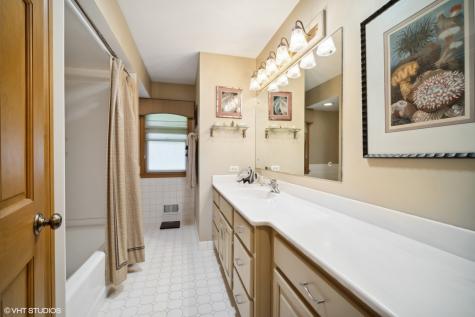 170 North Rainbow Road North Barrington IL 60010
