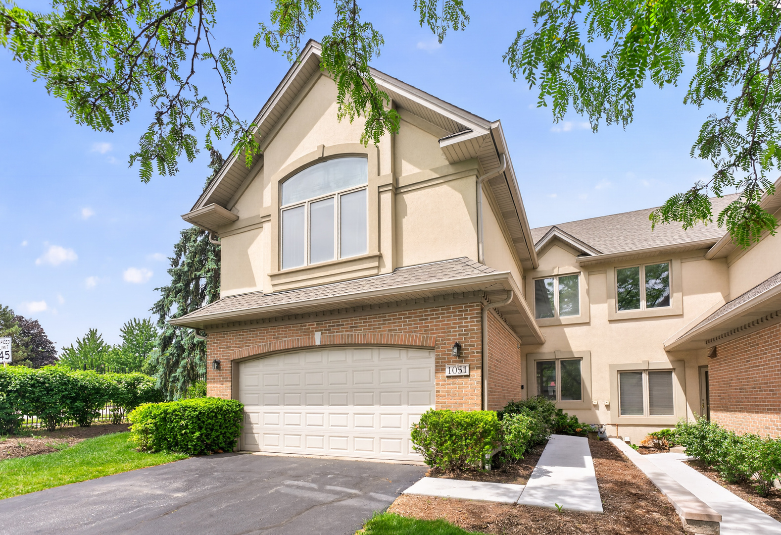 1051 West Sutton Court Palatine IL 60067