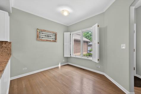 1051 West Sutton Court Palatine IL 60067