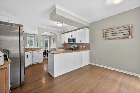 1051 West Sutton Court Palatine IL 60067