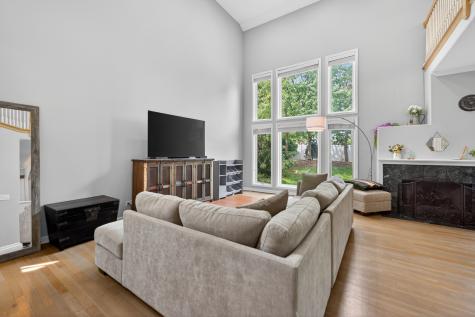 1051 West Sutton Court Palatine IL 60067