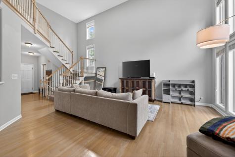 1051 West Sutton Court Palatine IL 60067