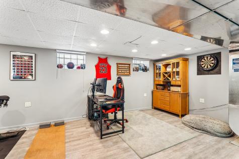2104 Portsmouth Avenue Westchester IL 60154