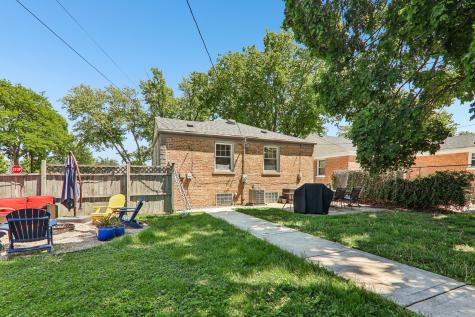 2104 Portsmouth Avenue Westchester IL 60154