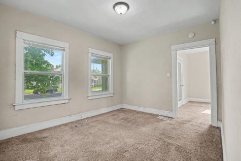 236 15TH Avenue East Moline IL 61244