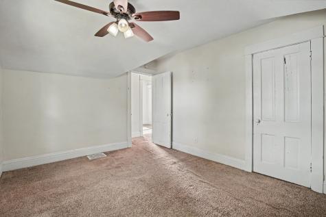 236 15TH Avenue East Moline IL 61244