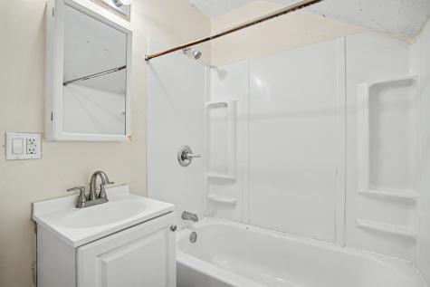 236 15TH Avenue East Moline IL 61244