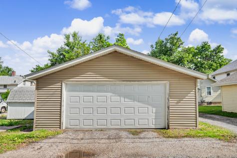 236 15TH Avenue East Moline IL 61244