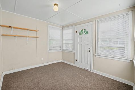 236 15TH Avenue East Moline IL 61244
