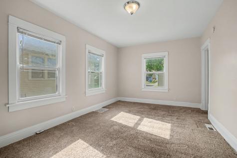 236 15TH Avenue East Moline IL 61244