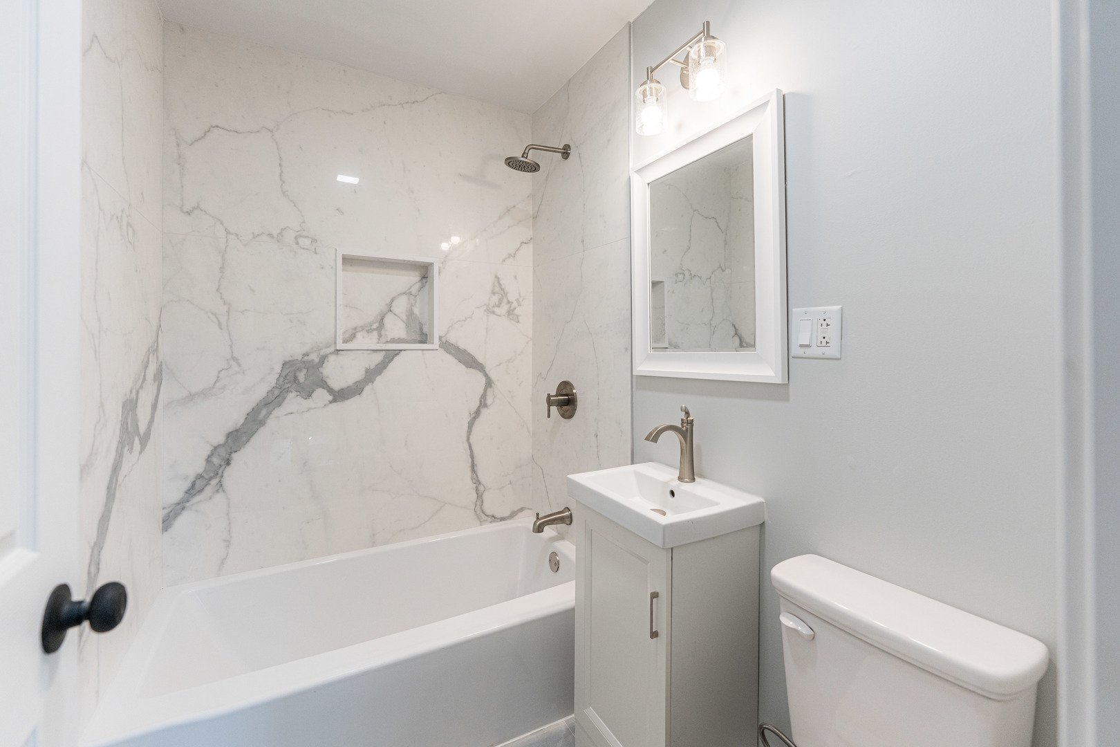 1121 East 82nd Place Chicago IL 60619