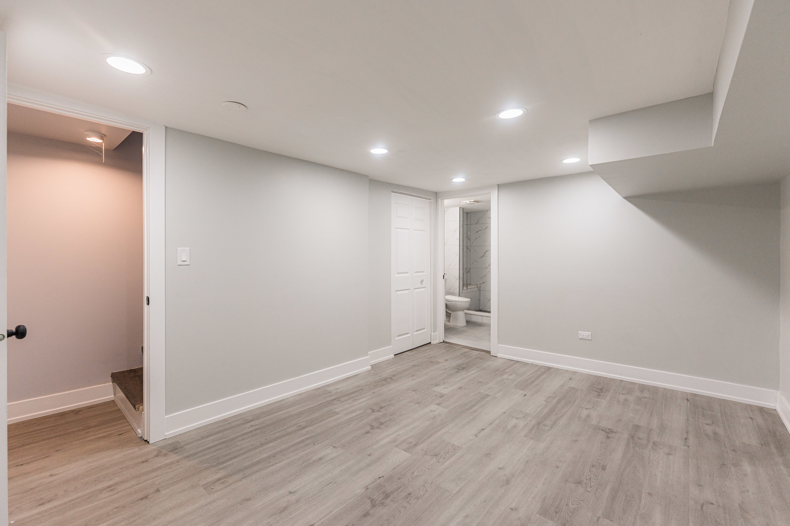 1121 East 82nd Place Chicago IL 60619