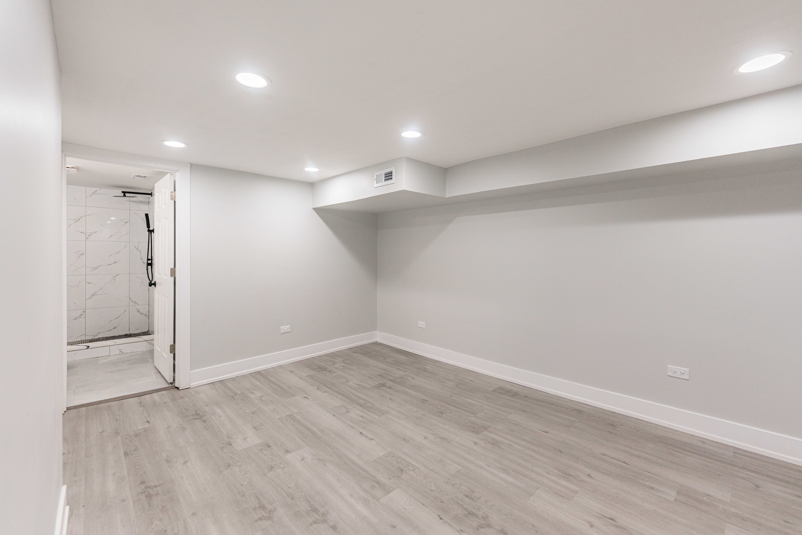 1121 East 82nd Place Chicago IL 60619
