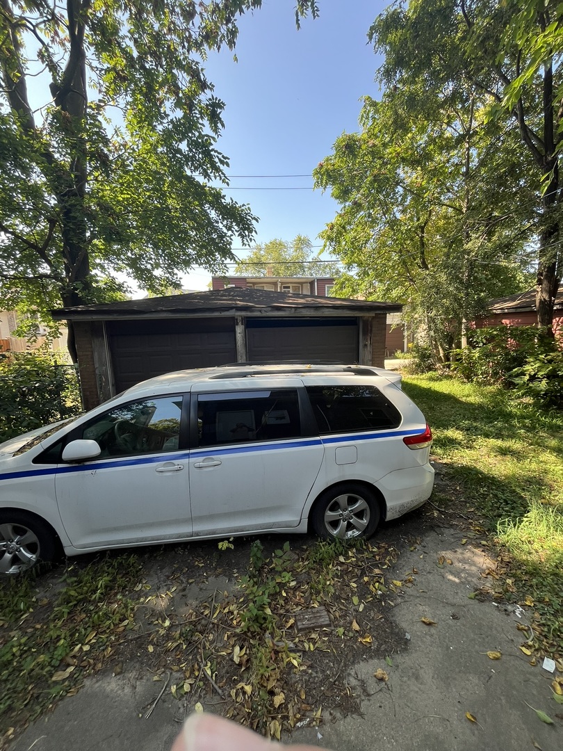 8150 South Oglesby Avenue Chicago IL 60617