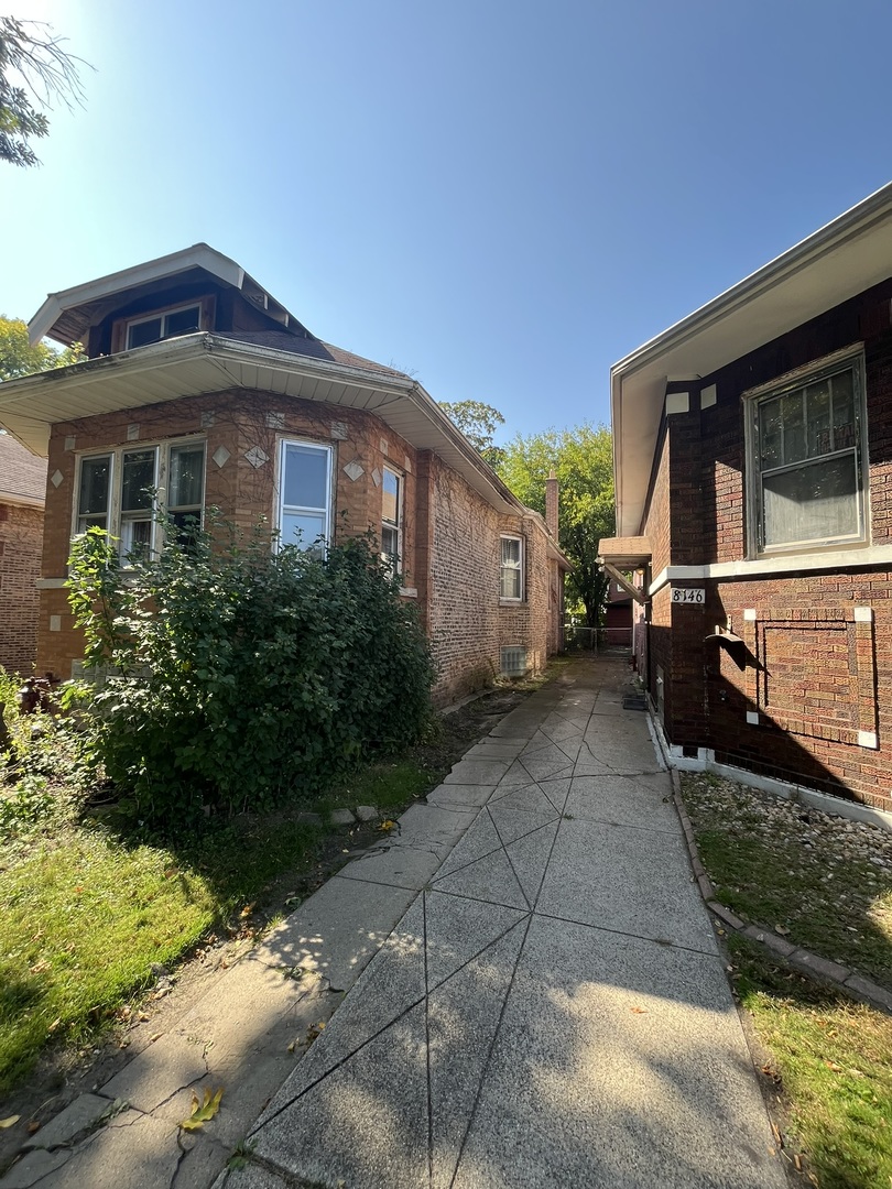 8150 South Oglesby Avenue Chicago IL 60617