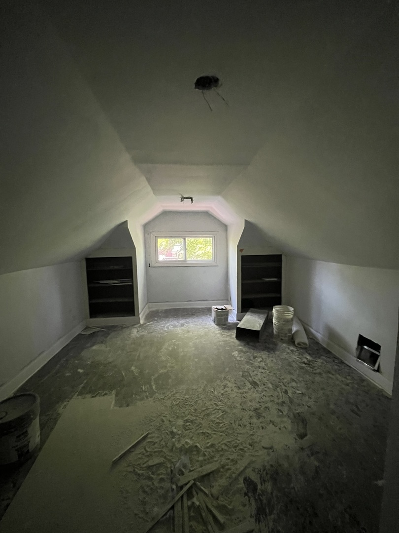 8150 South Oglesby Avenue Chicago IL 60617