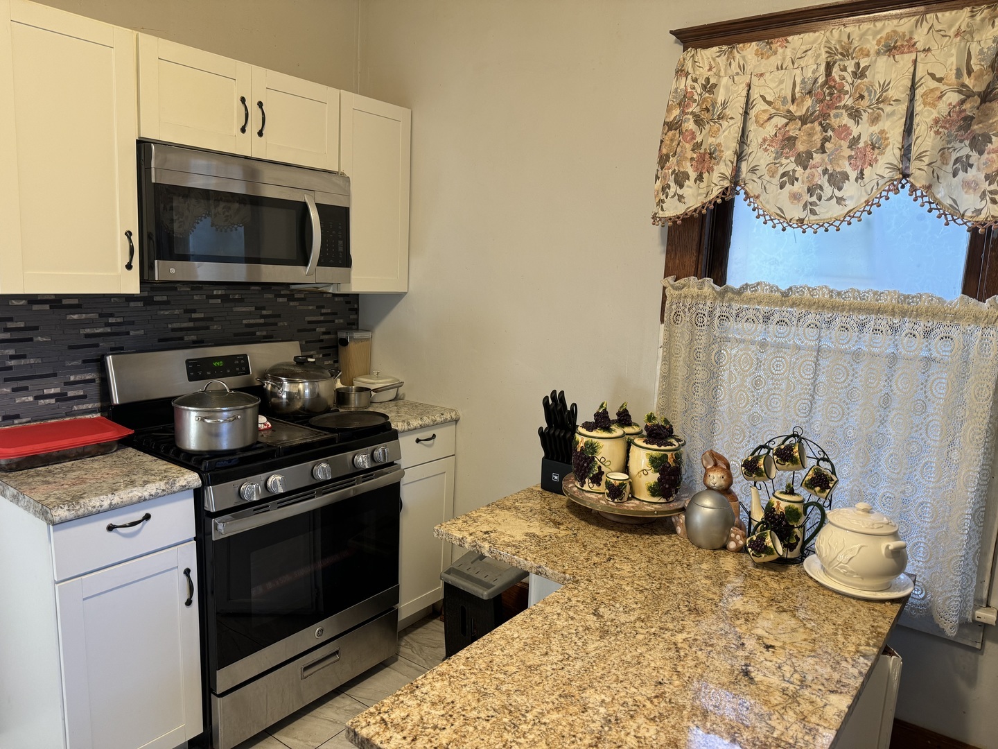 504 5TH Avenue Aurora IL 60505