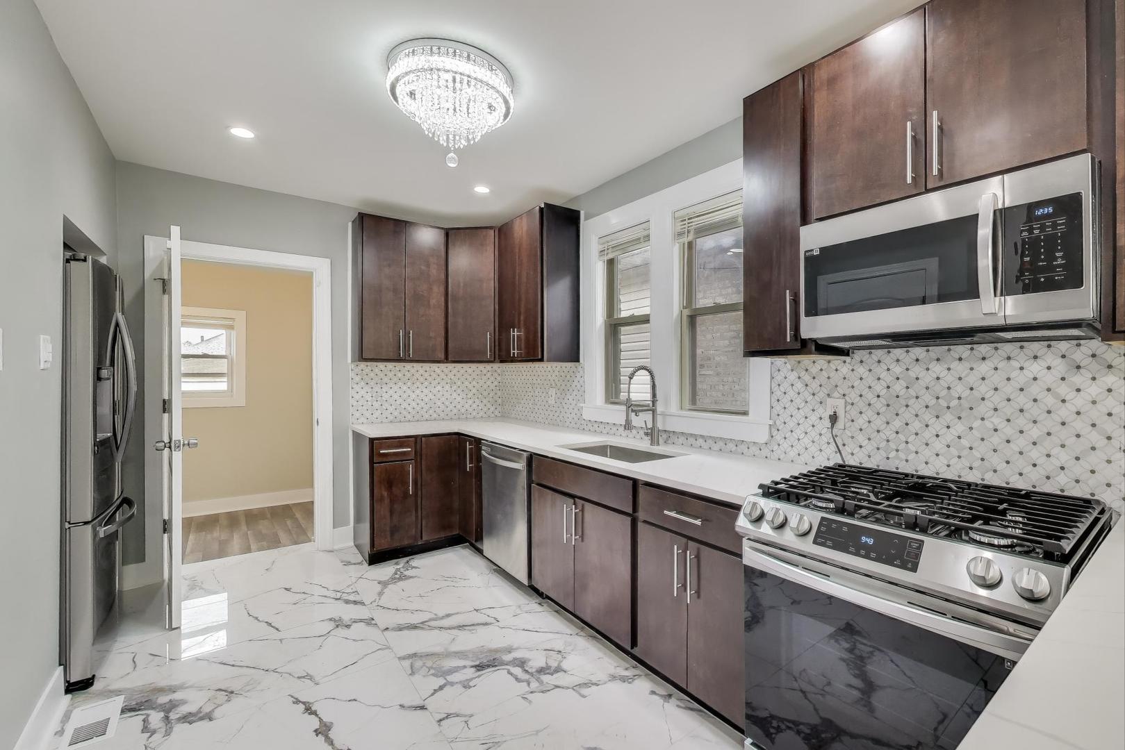 10229 South Calumet Avenue Chicago IL 60628