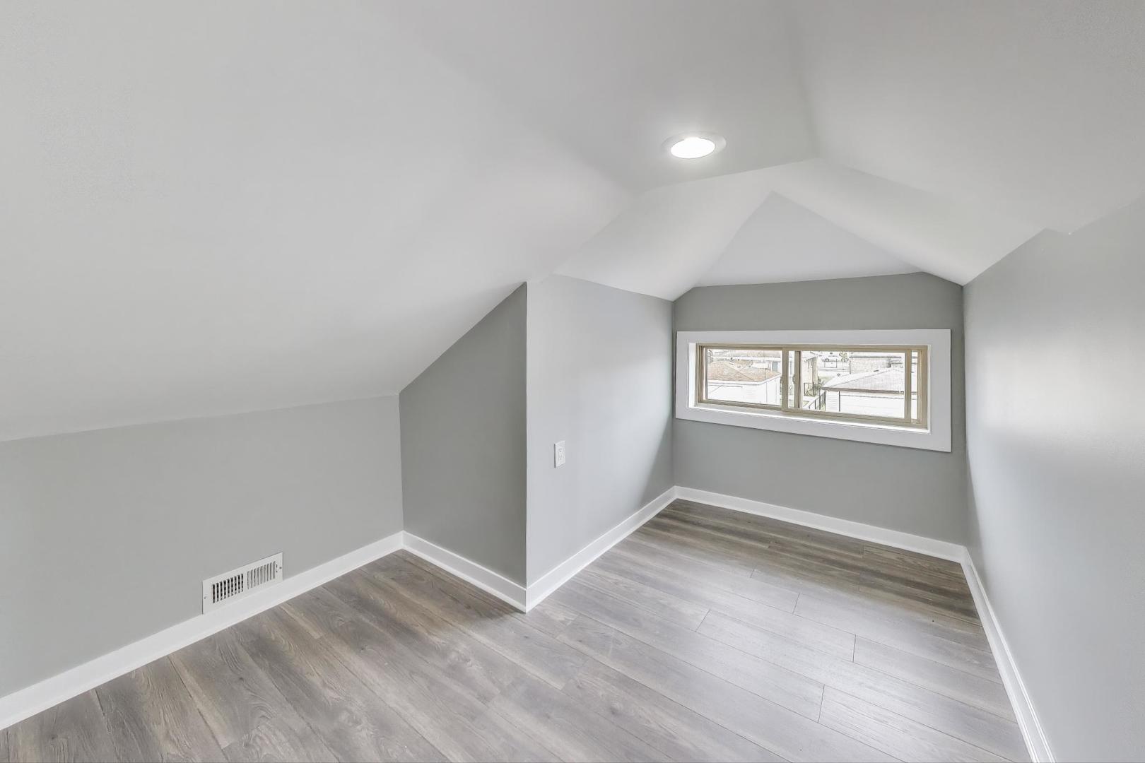 10229 South Calumet Avenue Chicago IL 60628