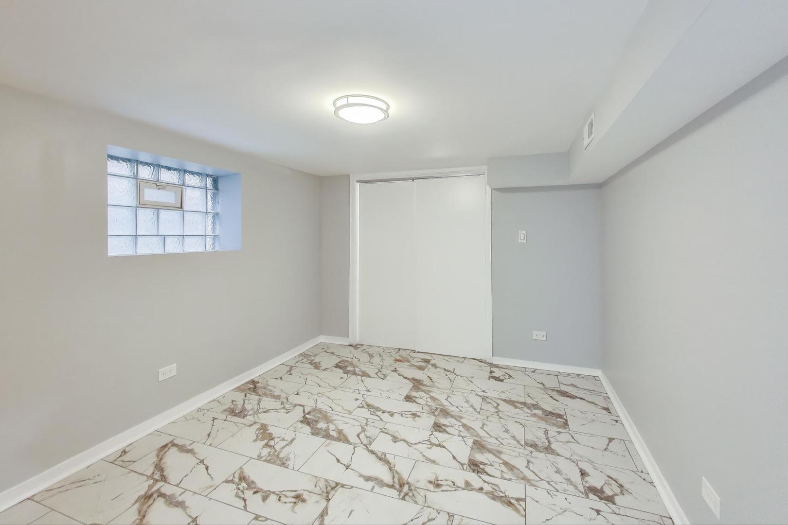 10229 South Calumet Avenue Chicago IL 60628