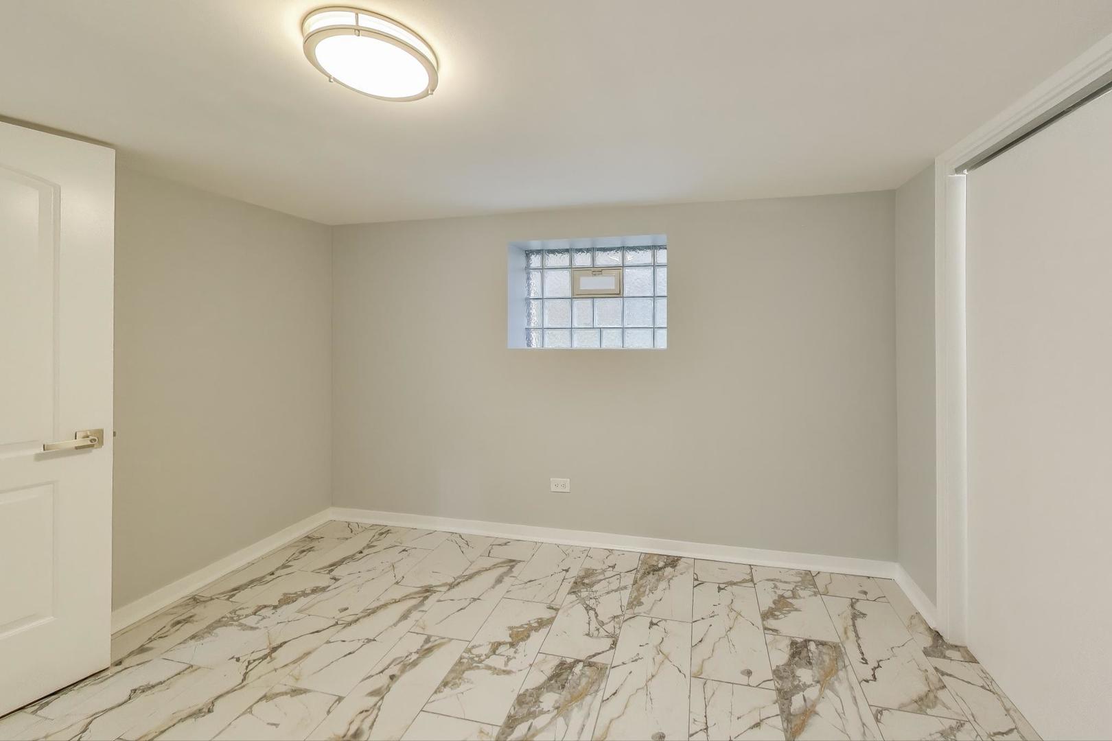 10229 South Calumet Avenue Chicago IL 60628