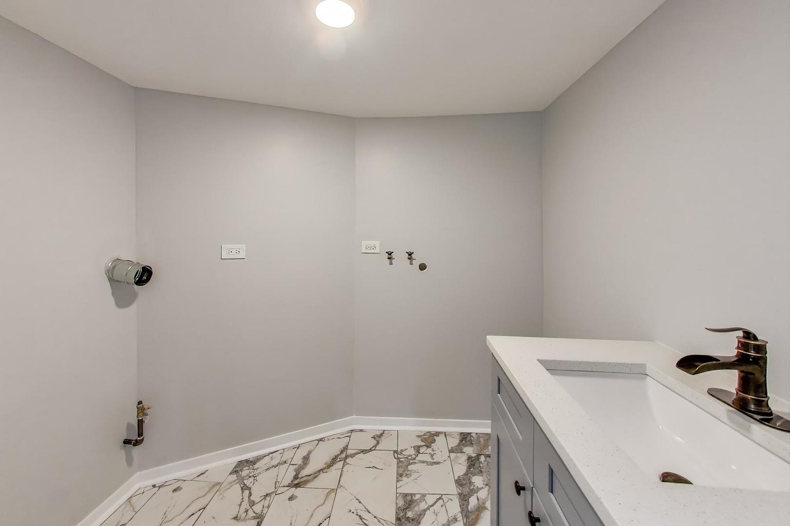 10229 South Calumet Avenue Chicago IL 60628