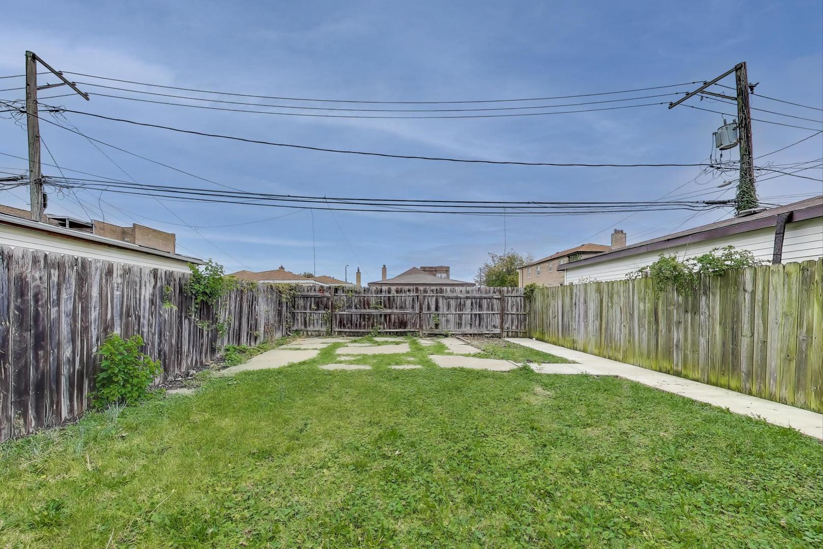 10229 South Calumet Avenue Chicago IL 60628